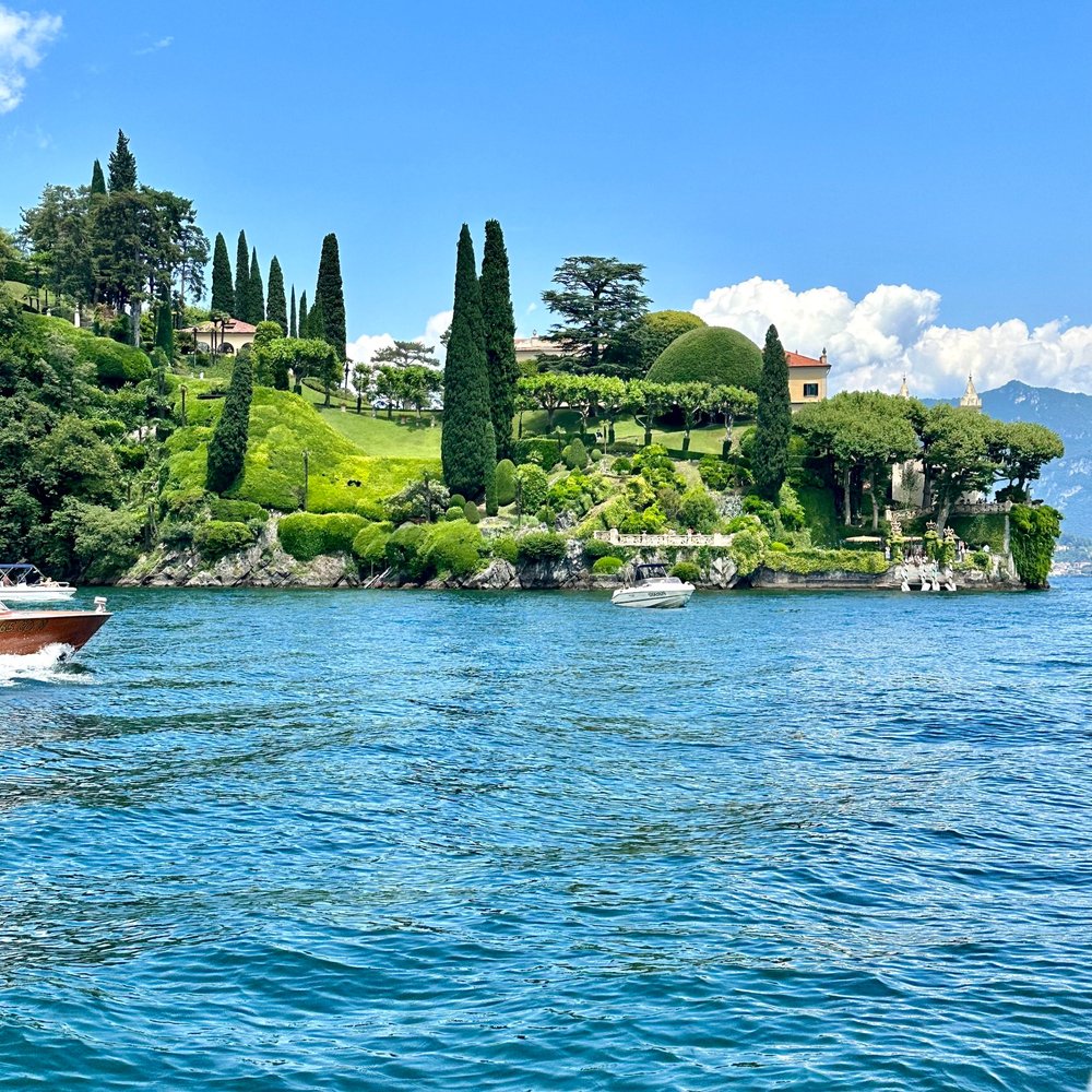 Poodling around on Lake Como