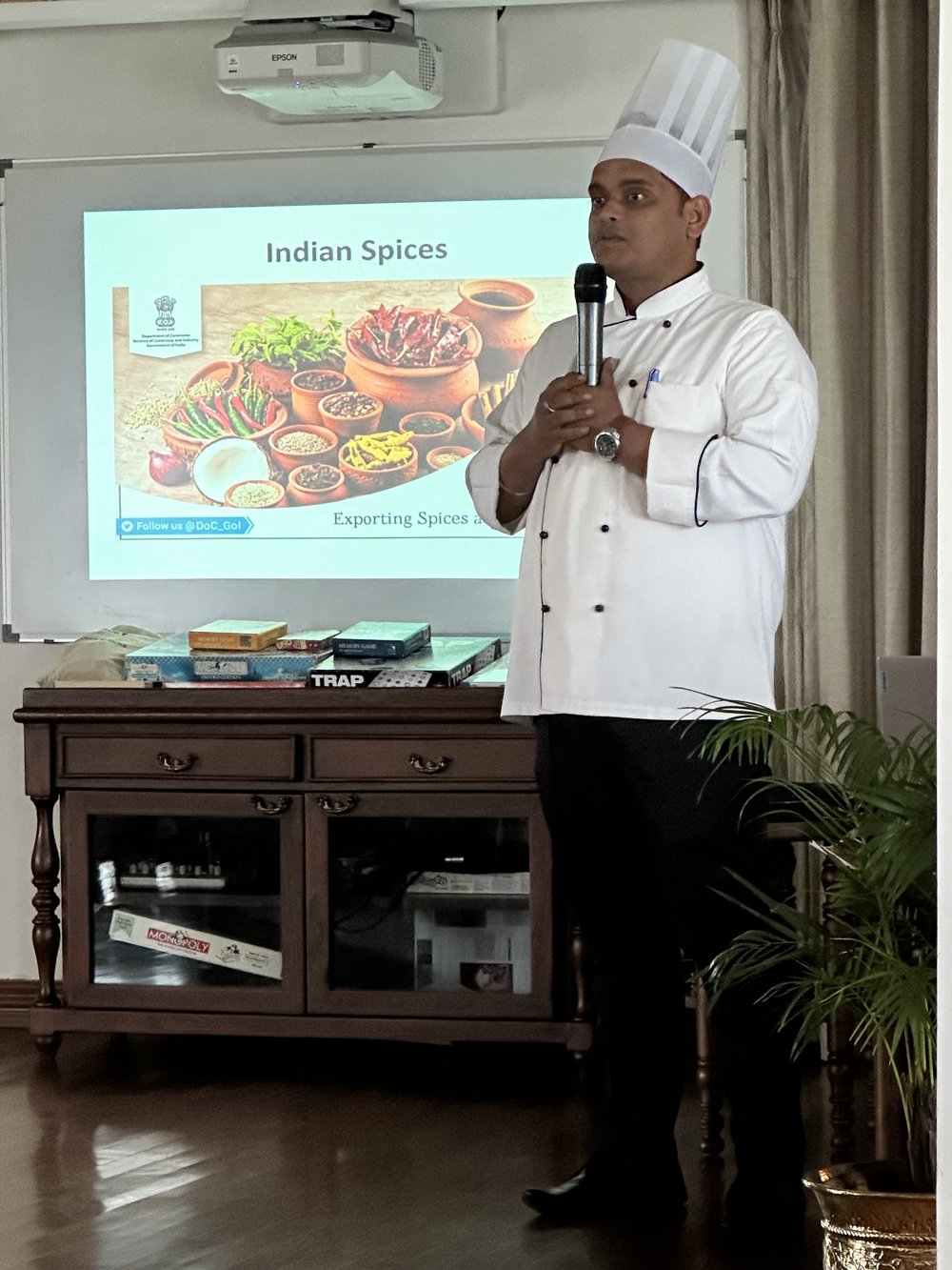 Ganges II Chef teaches us about Indian spices