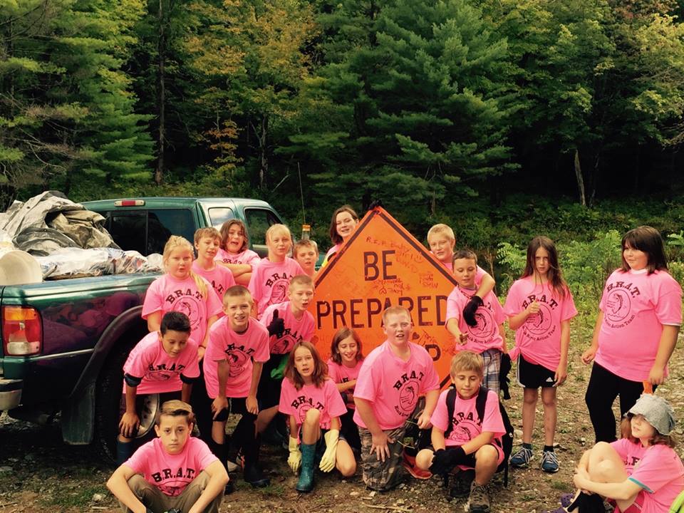 CTES 6th graders September 2015 participating in RiverSweep
