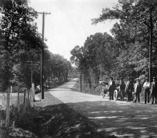 Kingston Pike, 1910. Photo courtesey of Thompson Photo Collection, C.M. McClung Historical Collection, Knox County Library