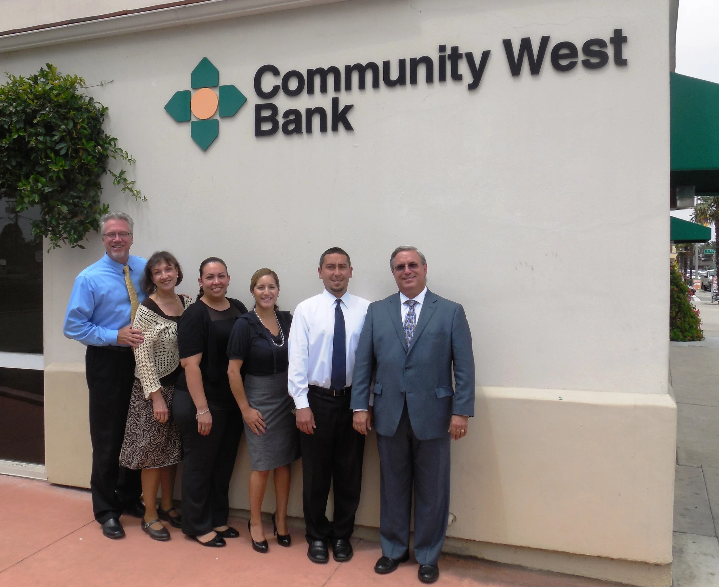 John O’Neill, VP/Branch Manager; Fay Young, Senior New Accounts Representative; Erika Ledesma, Teller/New Accounts; Monica Marquez, Customer Service Supervisor; Nate Lean, Senior Teller/New Accounts; and Eric Schapel, VP/Customer Service Manager.