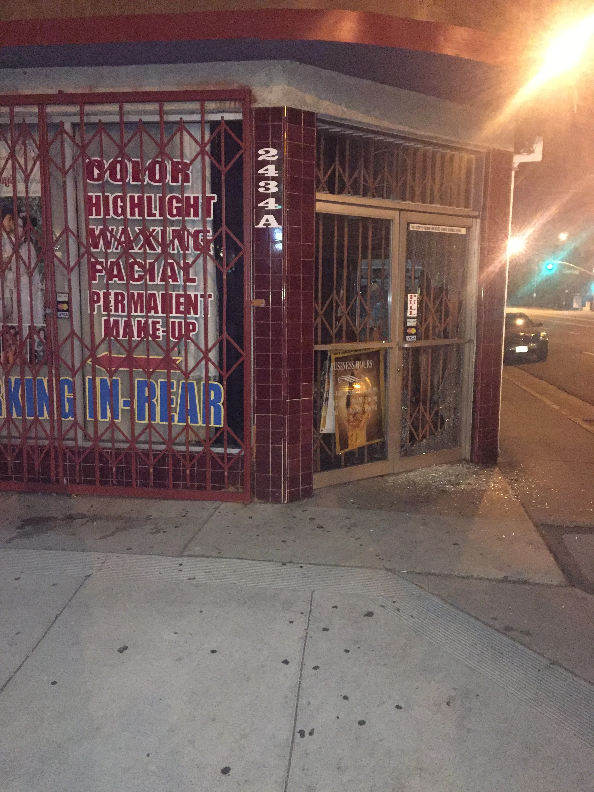 Broken Glass @ a Business - 911 CALL 