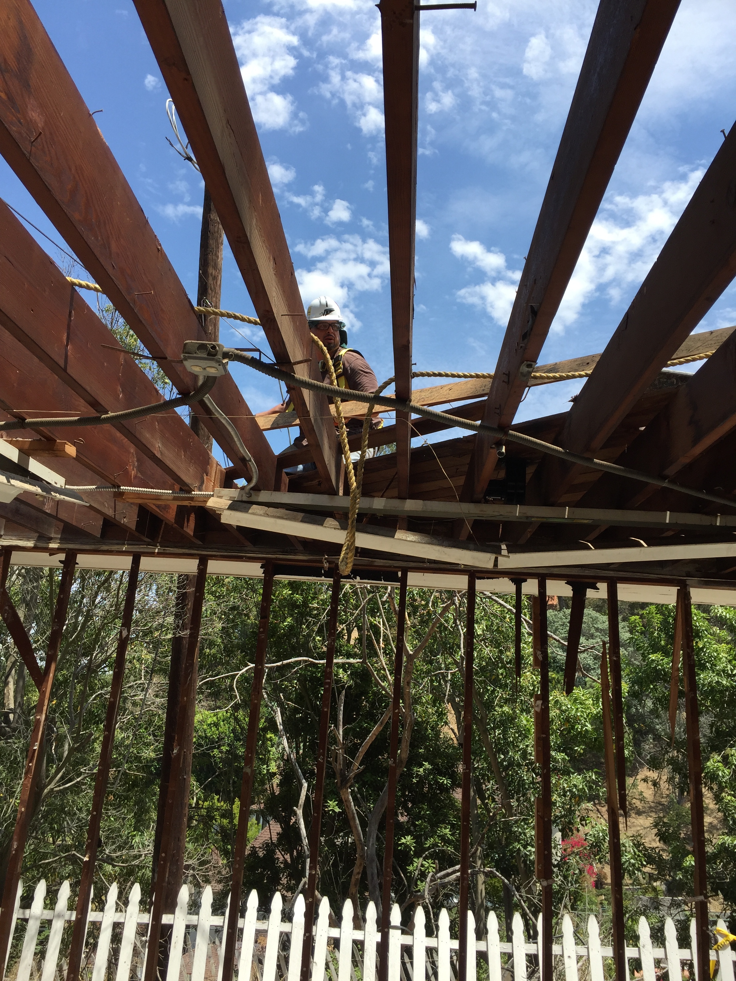 Hollywood Hills - Los Angles Demolition 