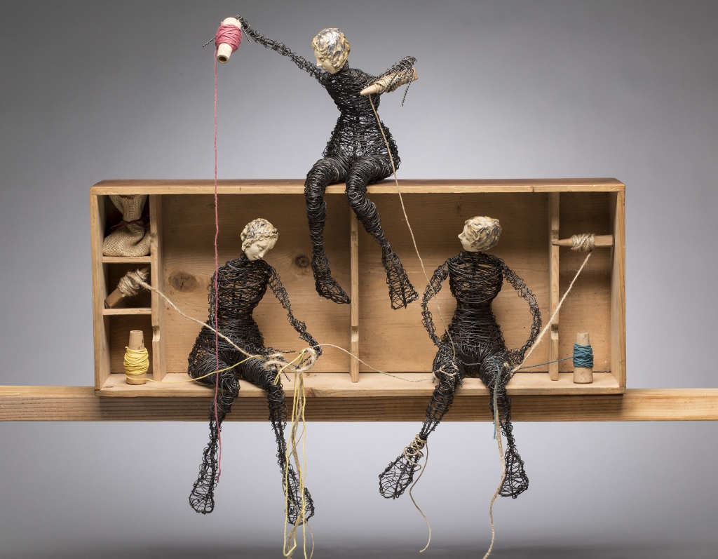 Three Figures, Weaving