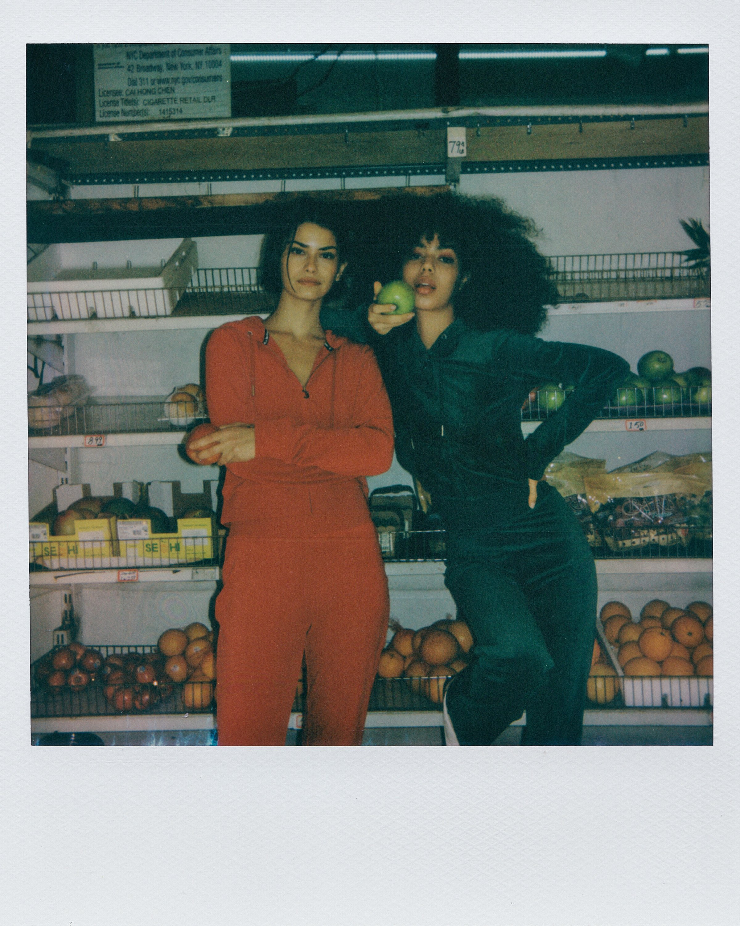 110521_JuicyCouture_Holiday_Social_Polaroids_010.JPG