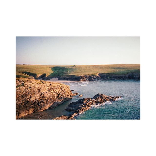 Somewhere Along the Coast Path
.
When we went poppy hunting and found no poppies. Taken on a camera that can&rsquo;t focus up close, but takes beaut landscape pictures and I CO own with @rowan_elsbury .
Canon Snappy EL
.
Kodak ColorPlus 200