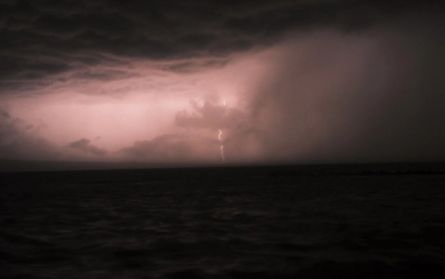 Shooting lightning on a camera with no weather sealing. Excellent. ⚡️ 

#fuji #fujifilm #fujifilm_xseries #fujifilmx100ⅵ #croatia