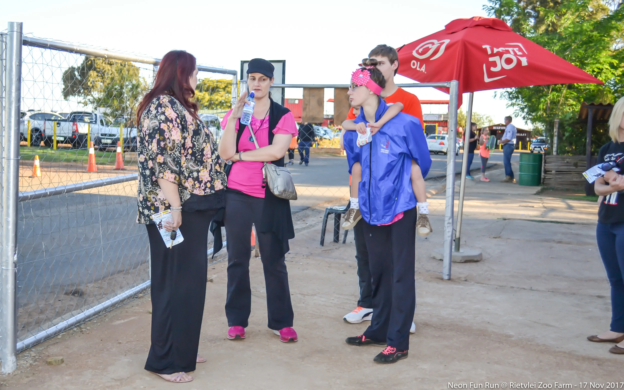 Neon Fun Run 17 Nov 2017 03.jpg