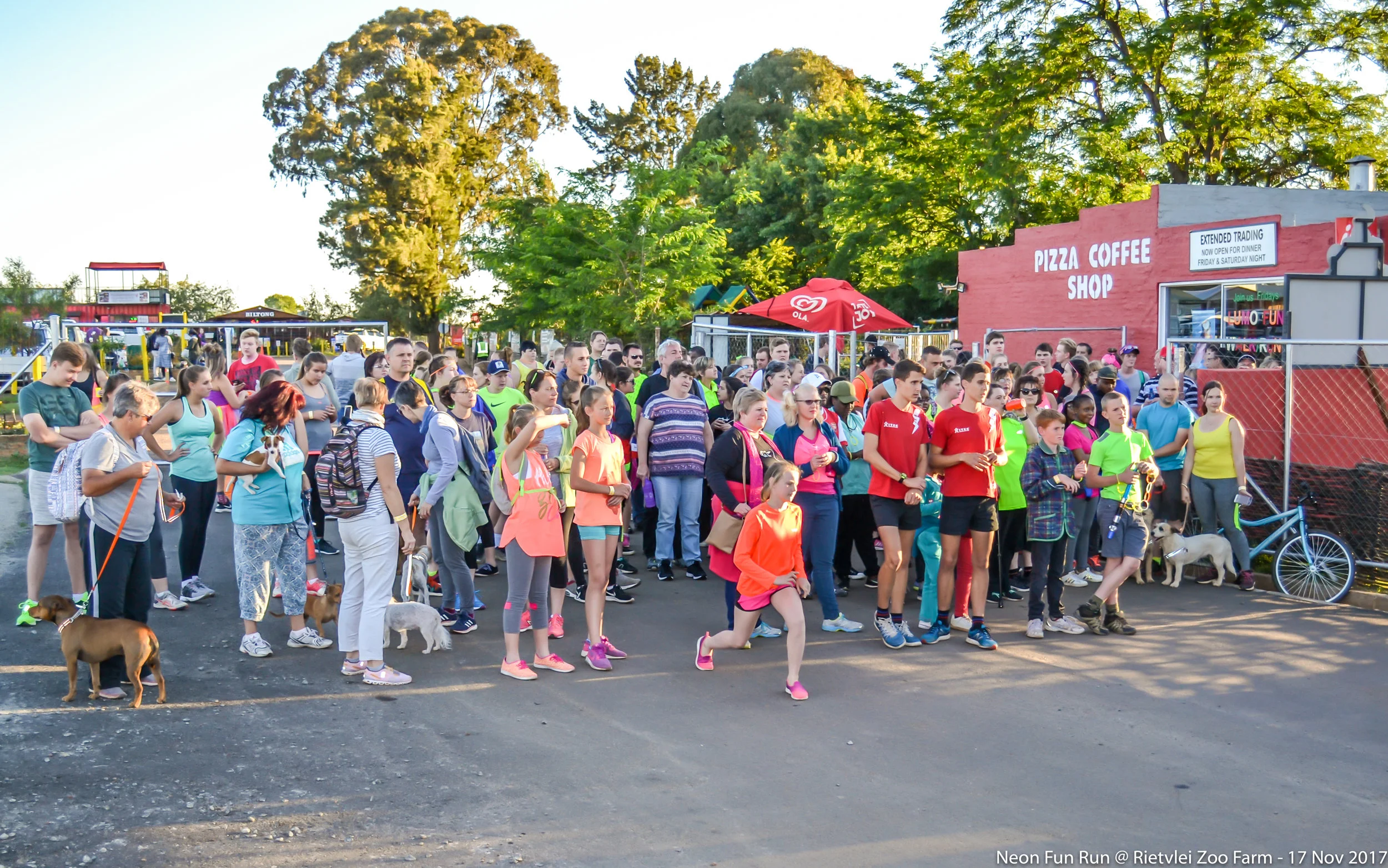 Neon Fun Run 17 Nov 2017 14.jpg