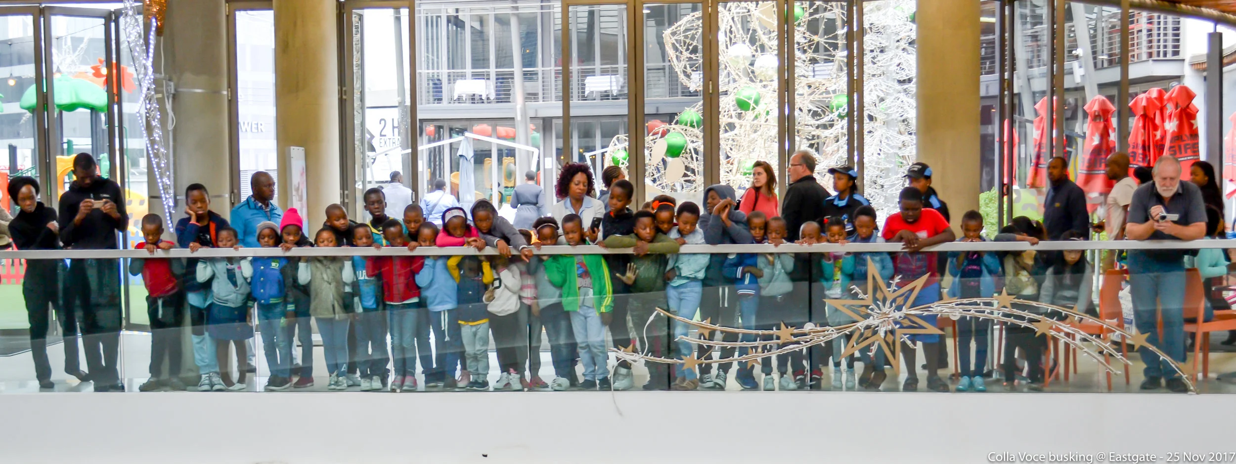 25 Nov 2017 Eastgate Busk 09.jpg