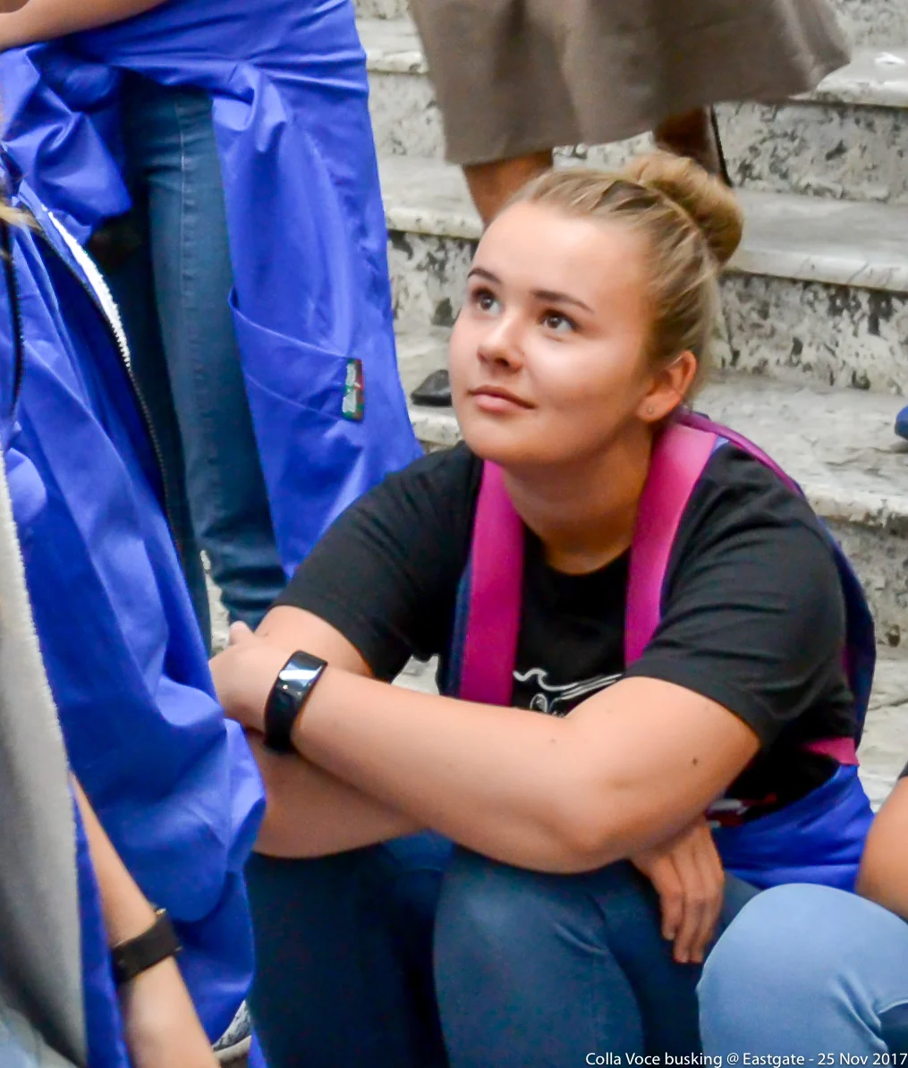 25 Nov 2017 Eastgate Busk 15.jpg