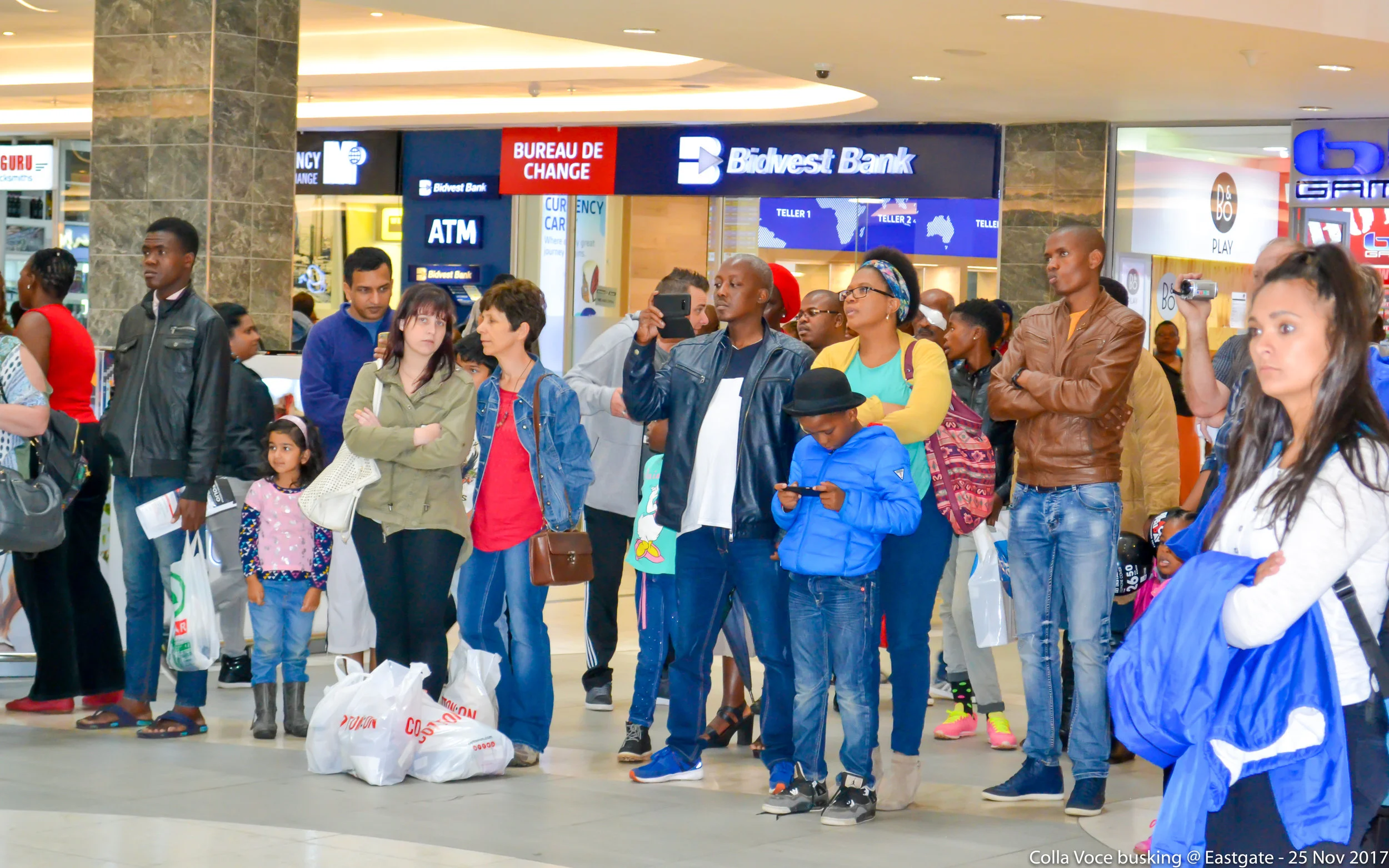 25 Nov 2017 Eastgate Busk 20.jpg