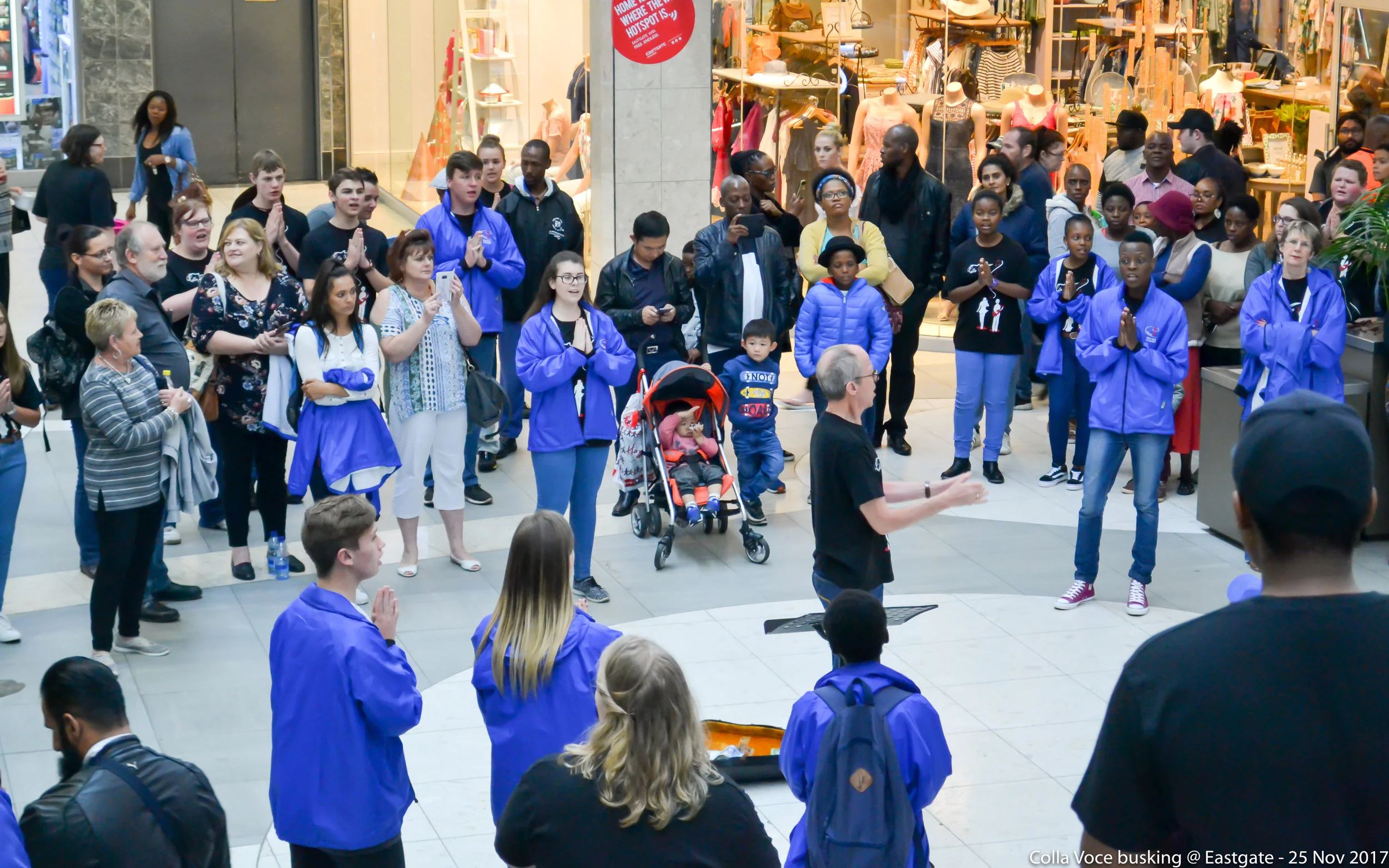 25 Nov 2017 Eastgate Busk 27.jpg