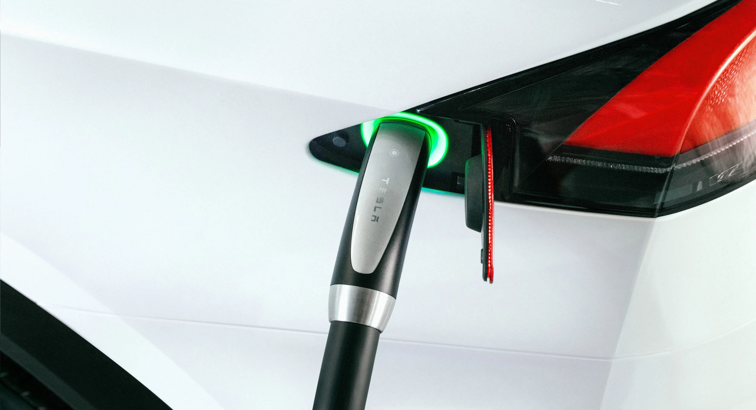 TESLA-URBAN-CHRG-DETIAL-1-CROP.jpg