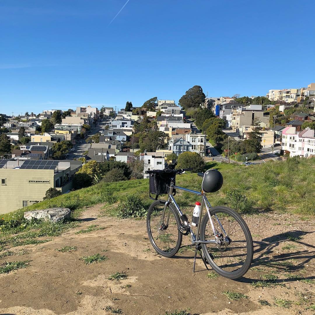 The way home
.
#bicycle #bicycles #bicycling #bicycleadventures #bicycleadventure #bicycleride #bicyclerides #bicycleriding #commuterbike #bikecommuter #commuterlife #commutehome #sfbike #bikesf