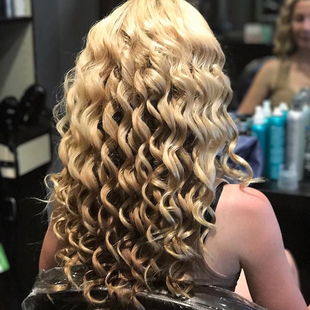 Gorgeous blonde curls! #longhair #blonde #curls #americansalon #modernsalon #summer #hair #woodlandhills #hairconcept2000 #beauty