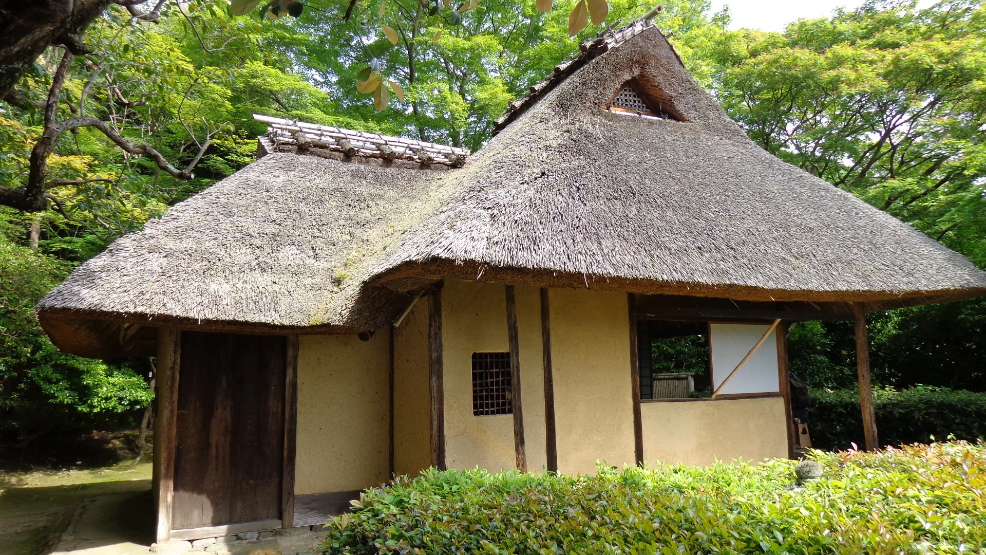 Mountains and Waters: the person in the hut--online Zen retreat