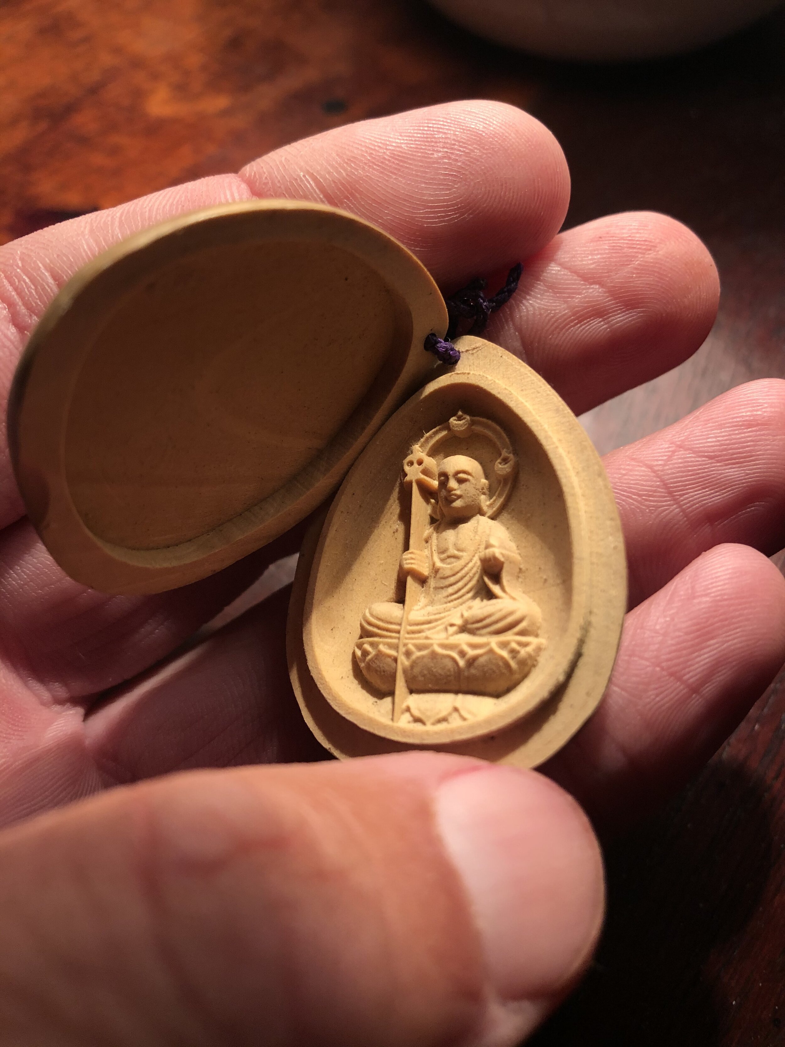 Koren Caspar Look, travelling