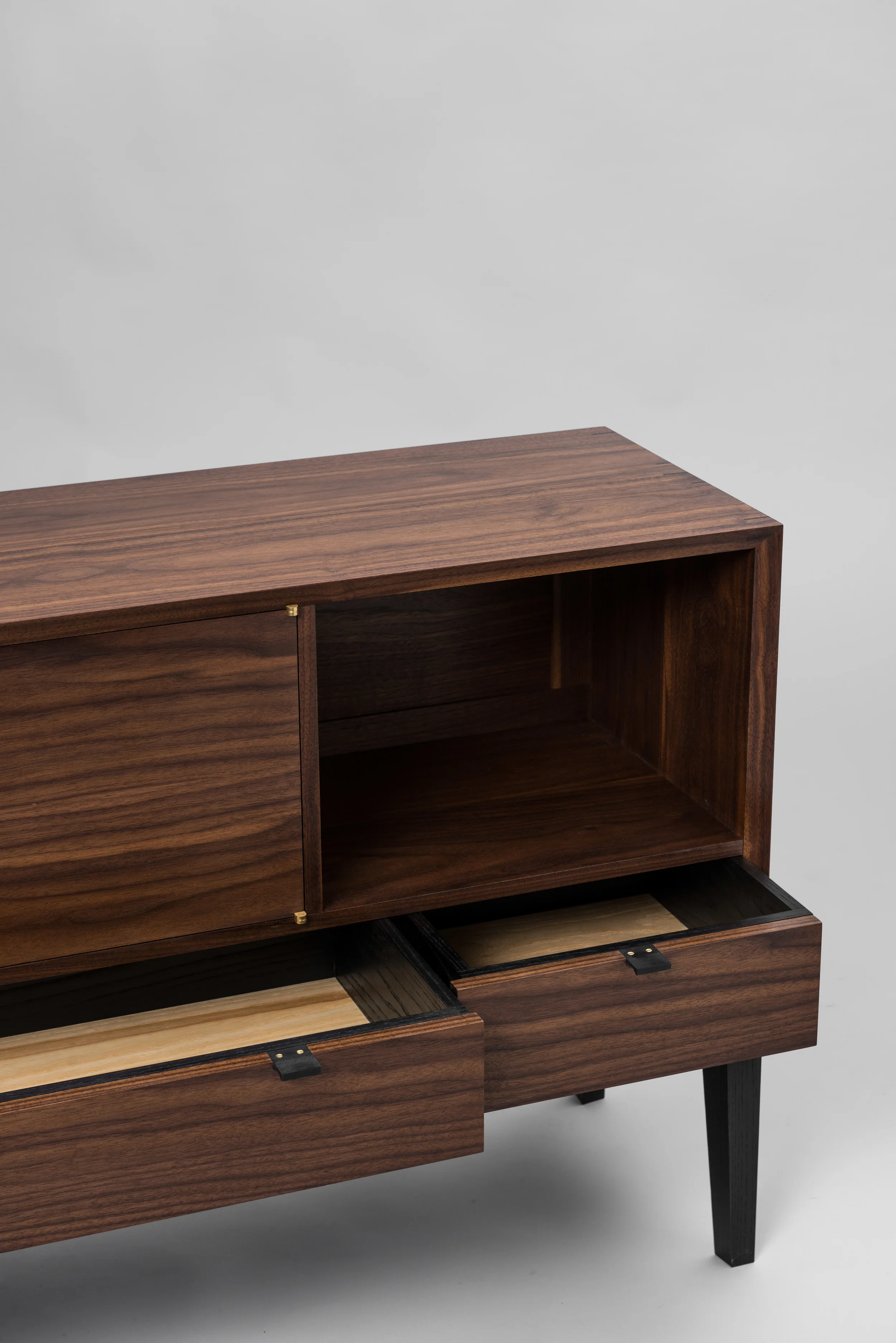 credenza04.jpg