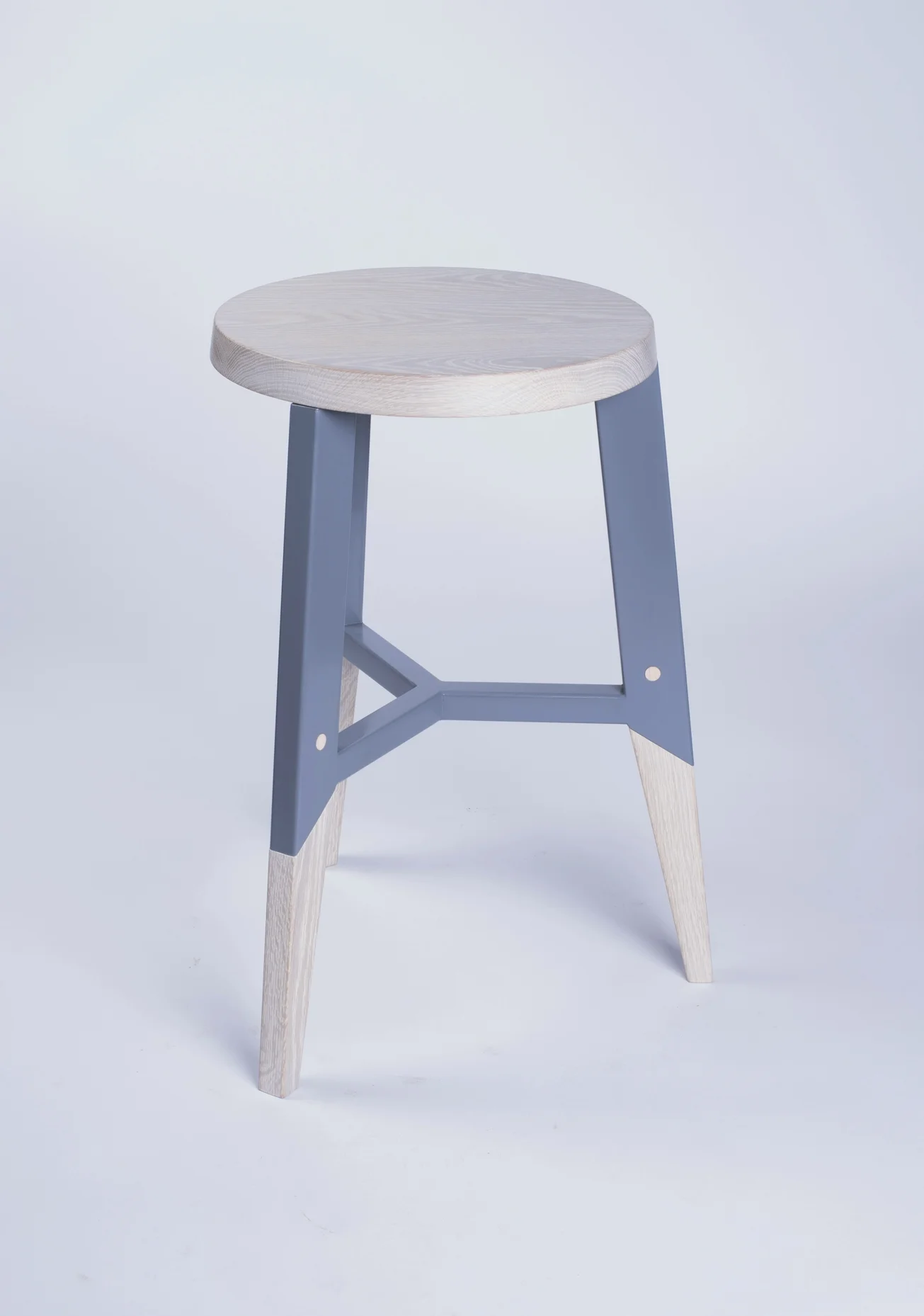 Merge Stool Tri-Leg