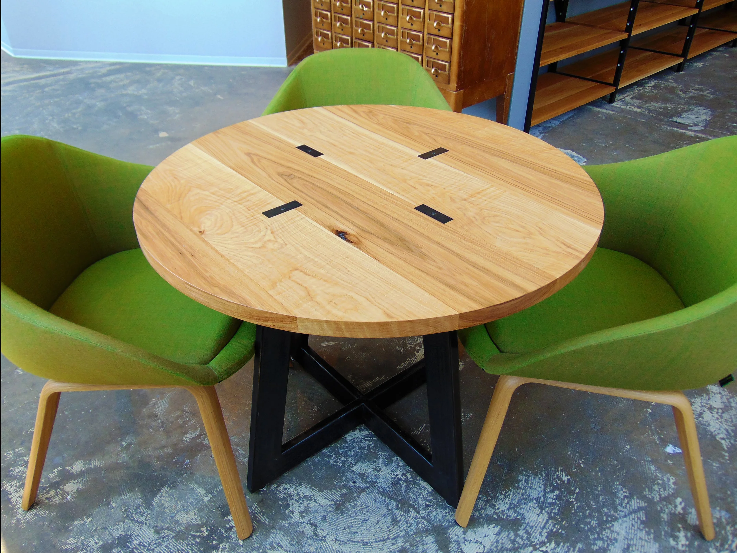 small-collaboration-table.jpg