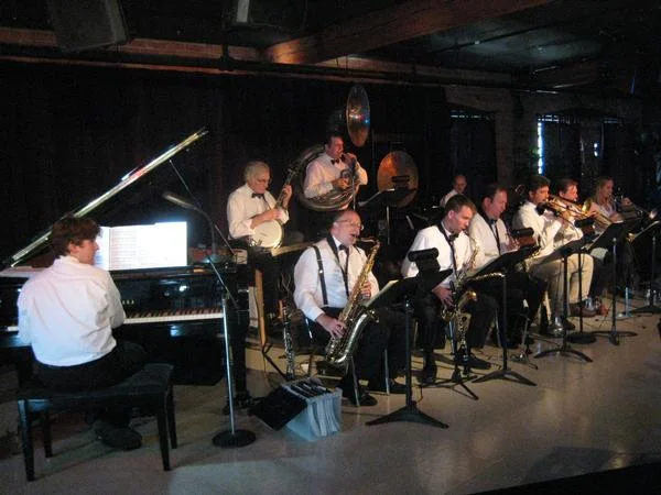 Firefly Club, South Main Street Phil Ogilvie's Rhythm Kings Fall 2009, the night when everyone sang a tune