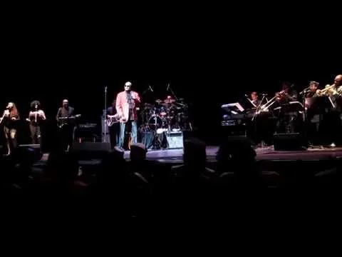 Michael Henderson at Detroit's Music Hall Ctr for the Performing Arts, Song "IN THE NIGHT TIME!"