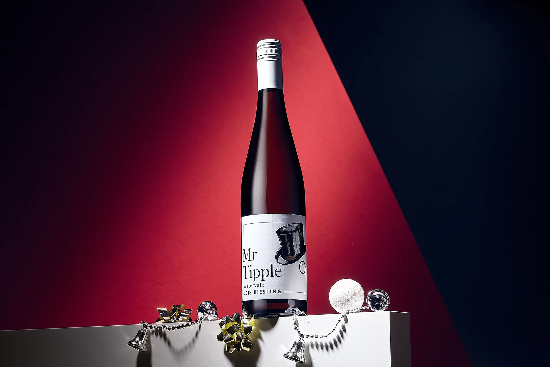 CRACKA_XMAS_Mr Tipple Riesling 2018_1920x1280_72dpi.jpg