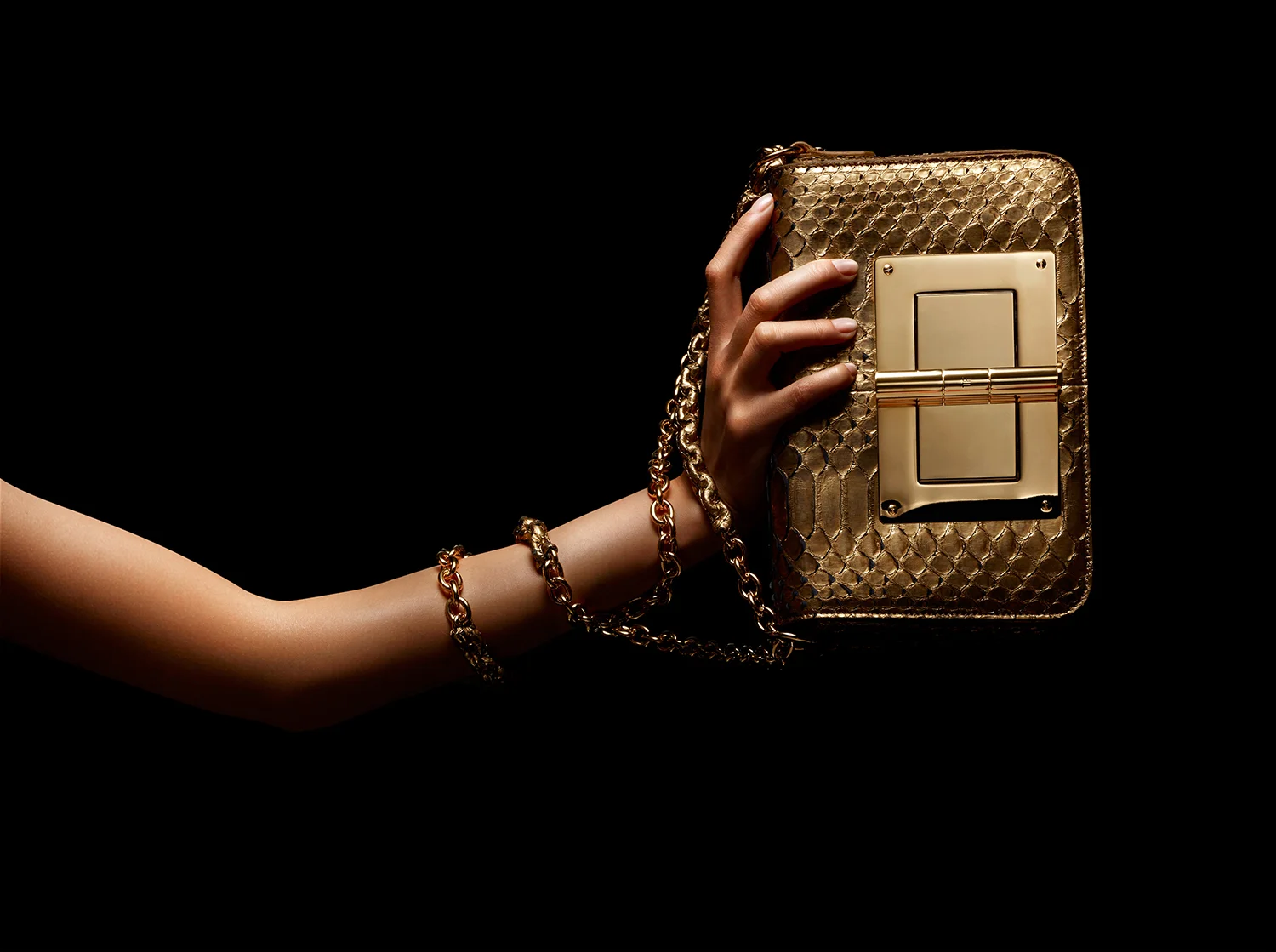 HOLIDAY15_WOMENSBAGS.jpg