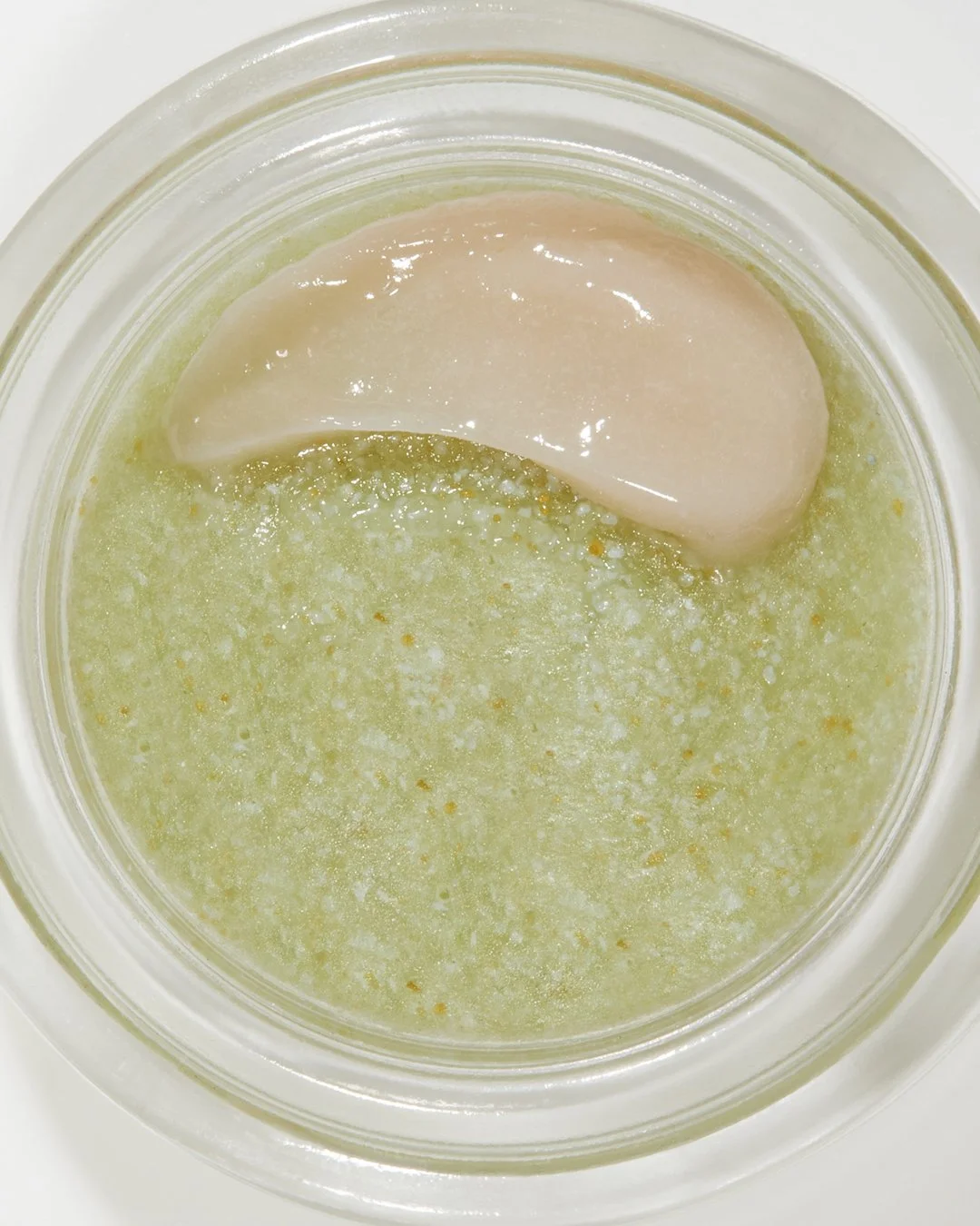 FS_CH_LipDUO_BalmTextureONPolish_Overhead_4X5.jpg