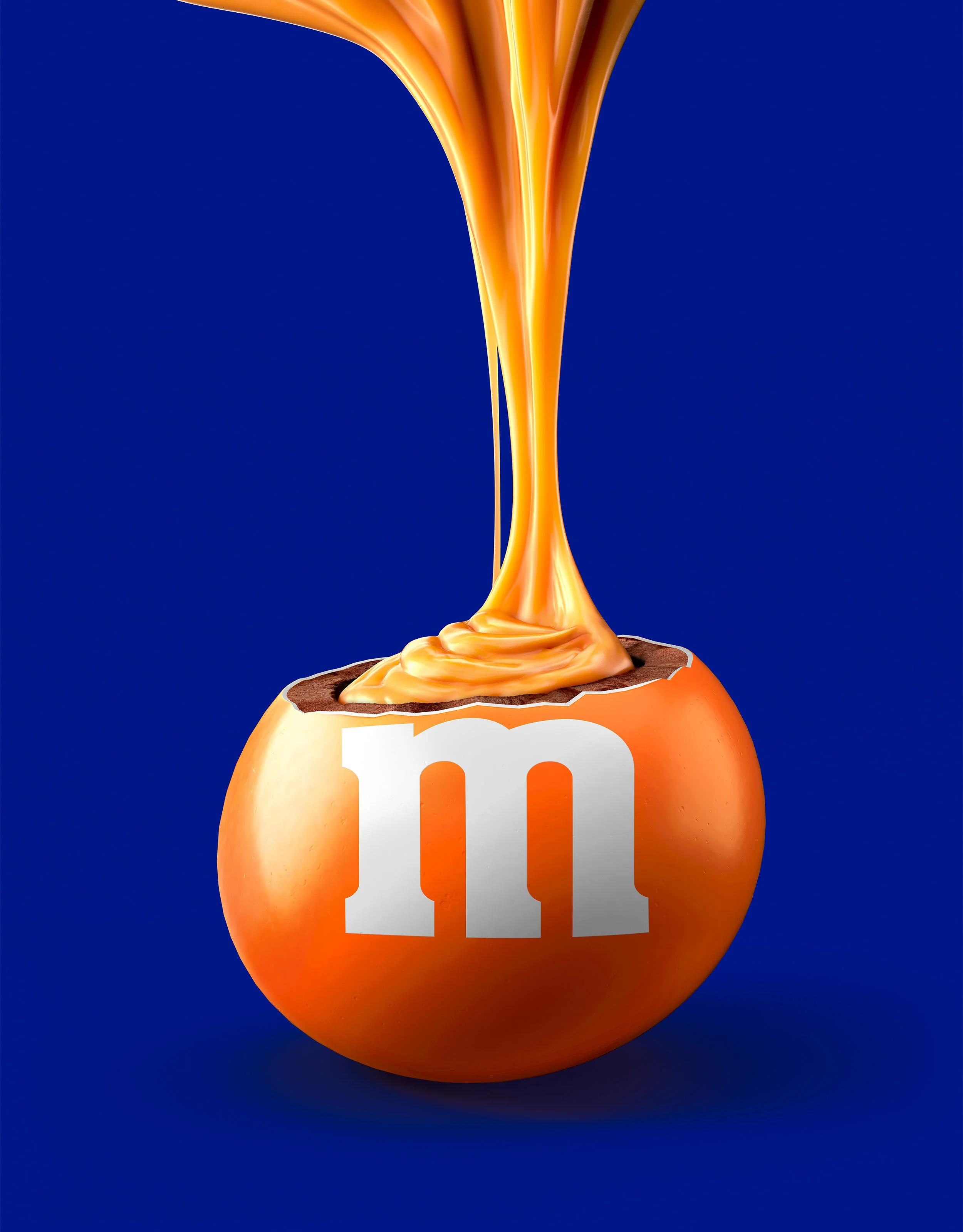 M&Ms_Caramel_Hero_Long_Pour.jpg