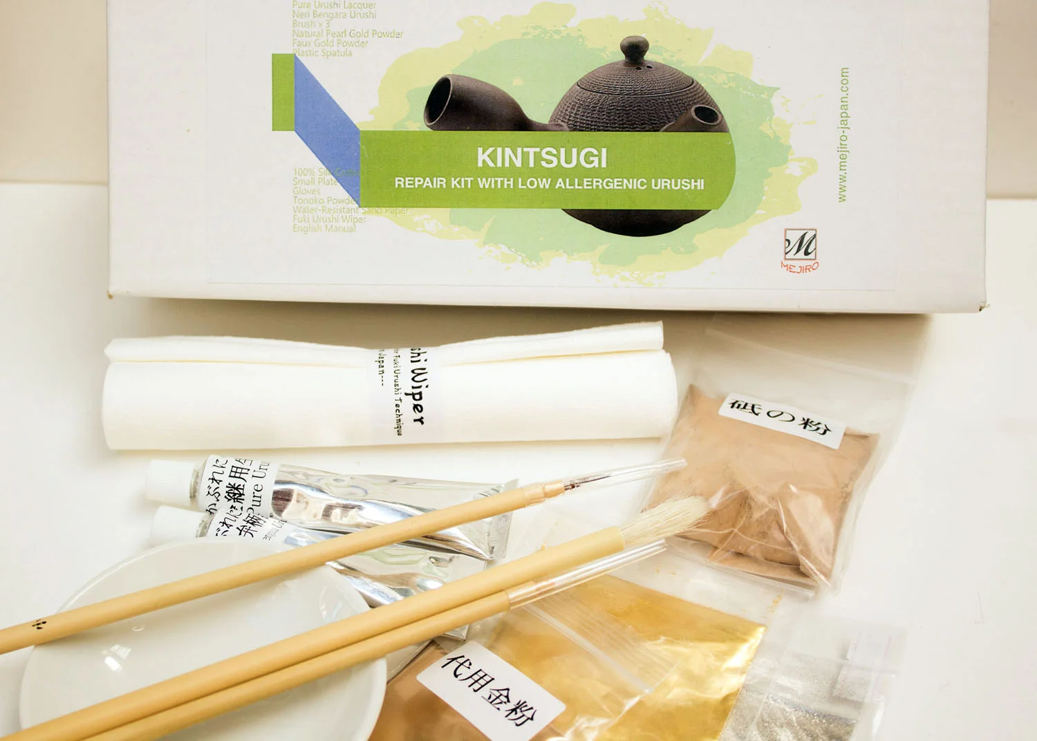 Unpacking kintsugi repair kit