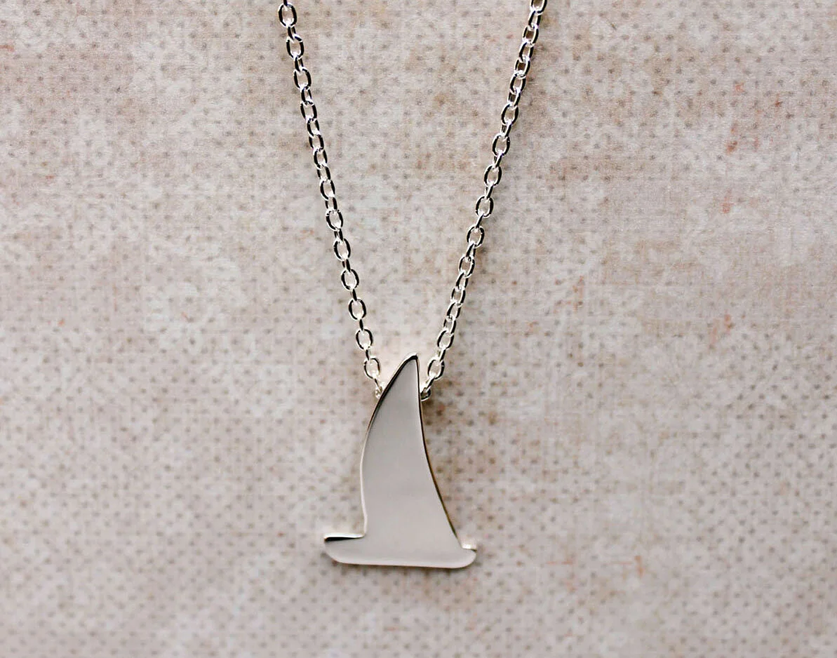 Silver-yacht-necklace.jpg