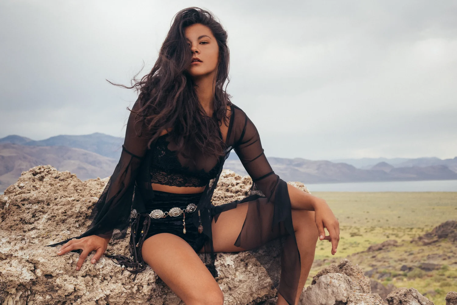 Freya-Gallows-Theresa-Manchester-Desert-Fashion-1.jpg