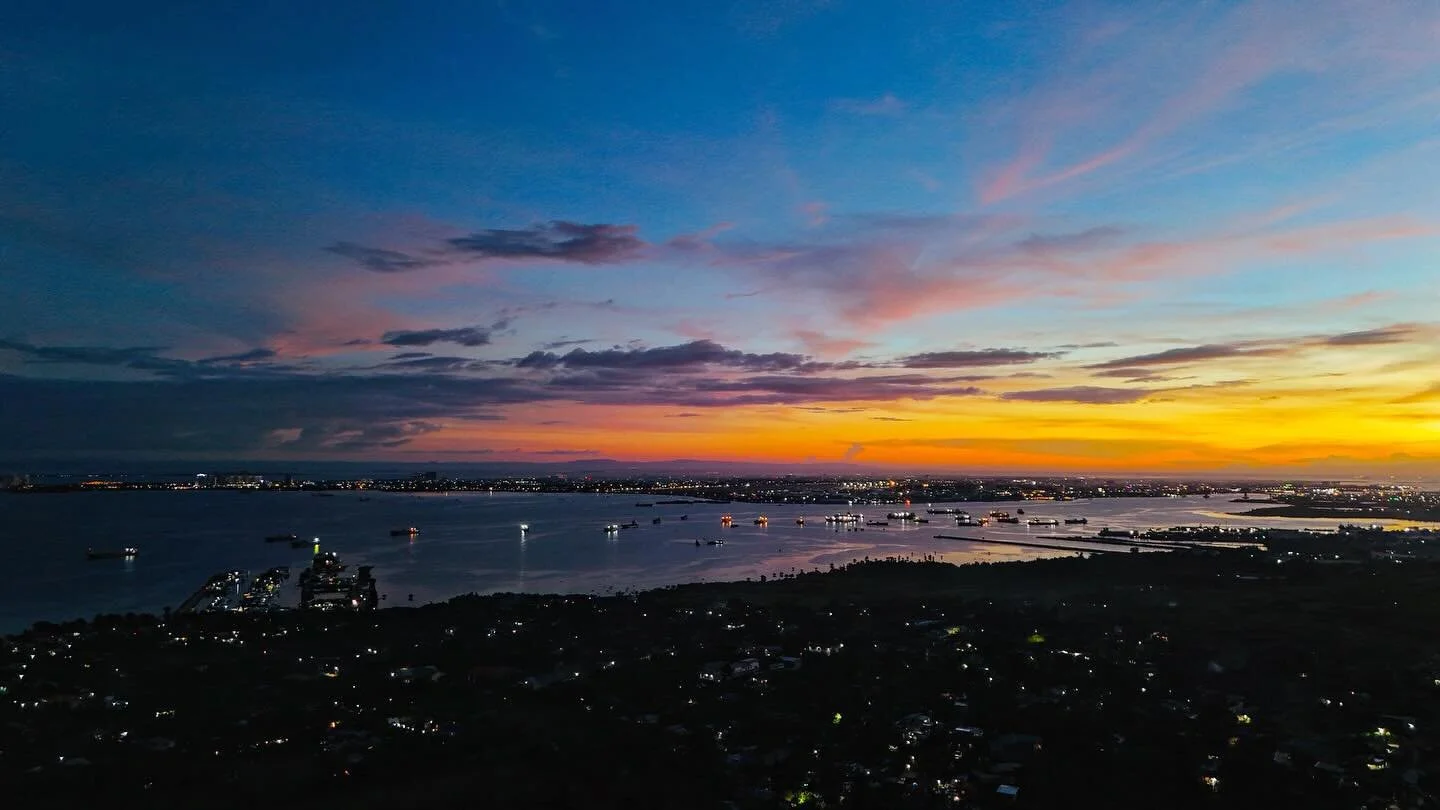 Embrace the radiant hues of a city sunset, for every dusk unveils the canvas of new beginnings.

#life #lesson #oyeah #thanks #djiair3 #newbeginnings #dji #hbdgift #momview #evanslight #ph #cebu #ubec #sea #sunsets