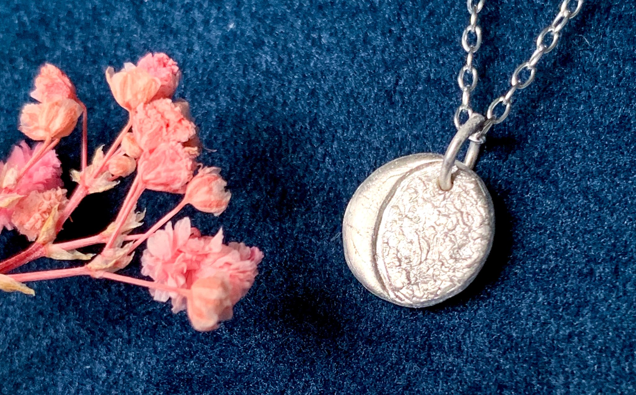Crescent Moon - Silver Pendant Necklace 