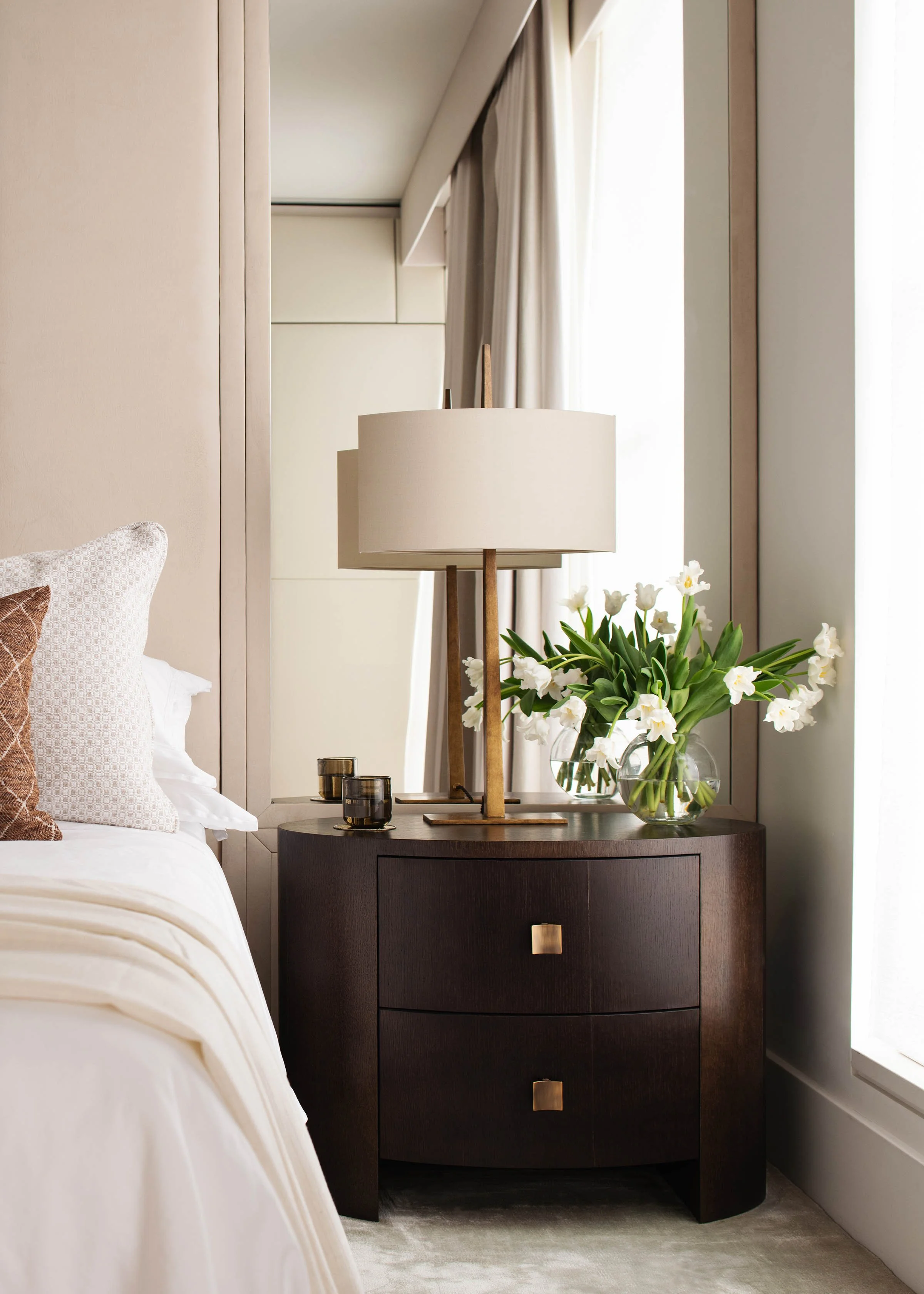 LONDON BASE, CHELSEA