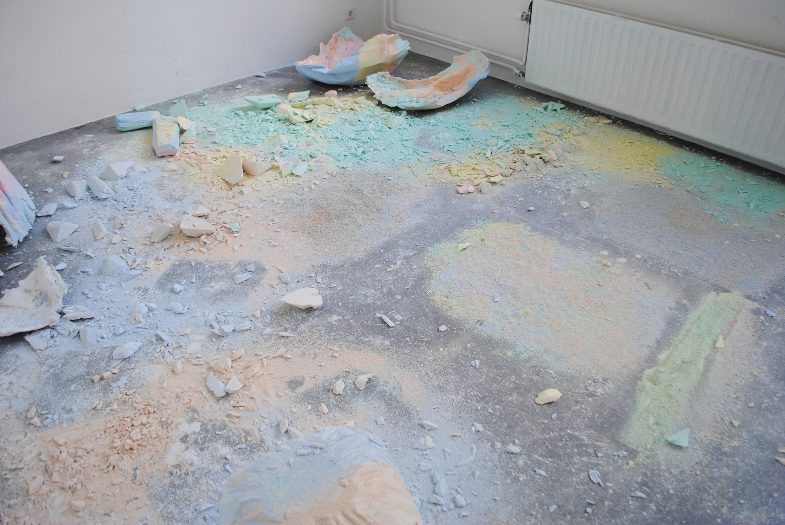 Detail: Chalk-powder - Colored chalk, various chalks are reduced by a big grater, 400 x 300 cm, Jan Naaijkensprijs, Kunstpodium T, Tilburg, 2014