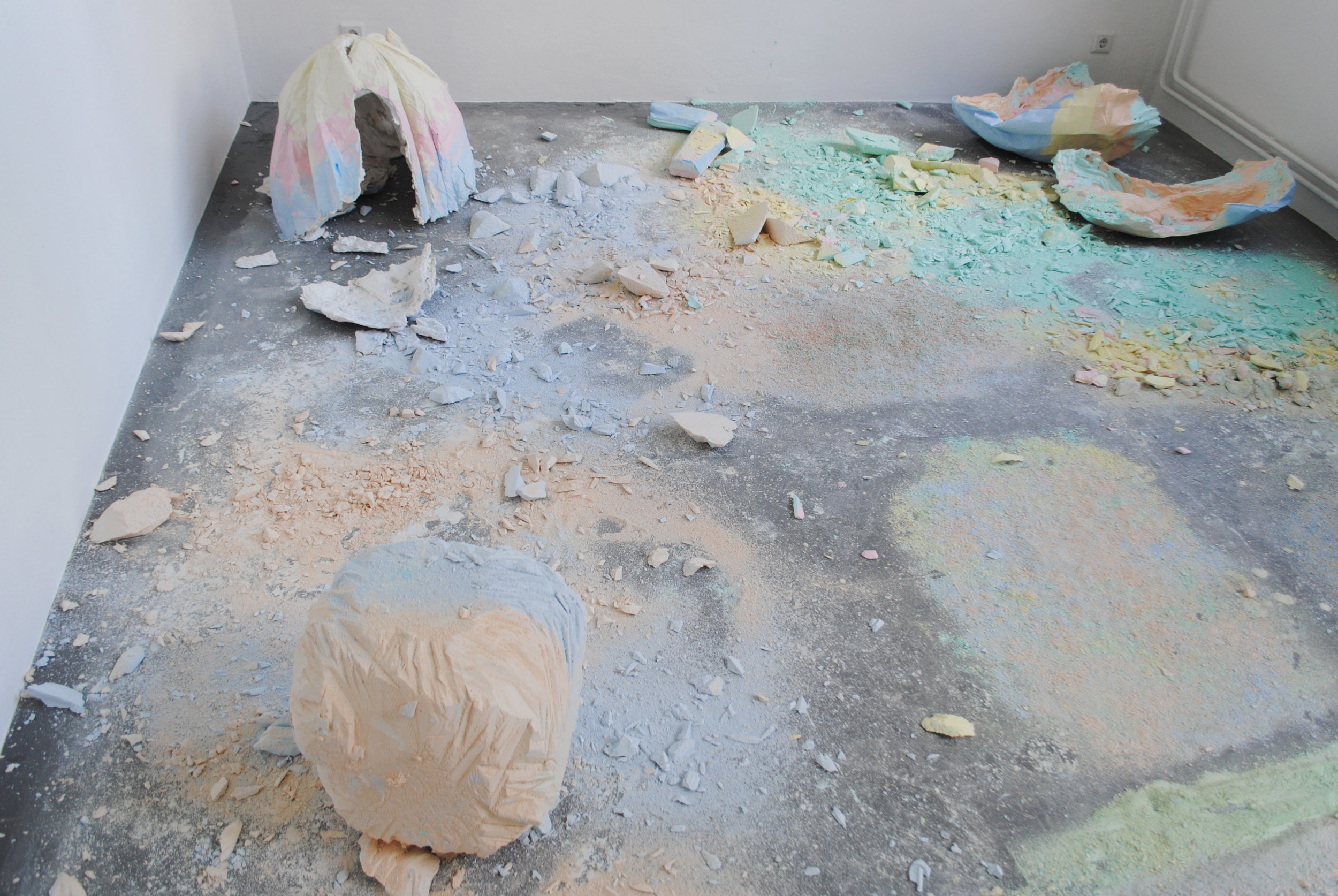 Detail: Chalk-powder - Colored chalk, various chalks are reduced by a big grater, 400 x 300 cm, Jan Naaijkensprijs, Kunstpodium T, Tilburg, 2014