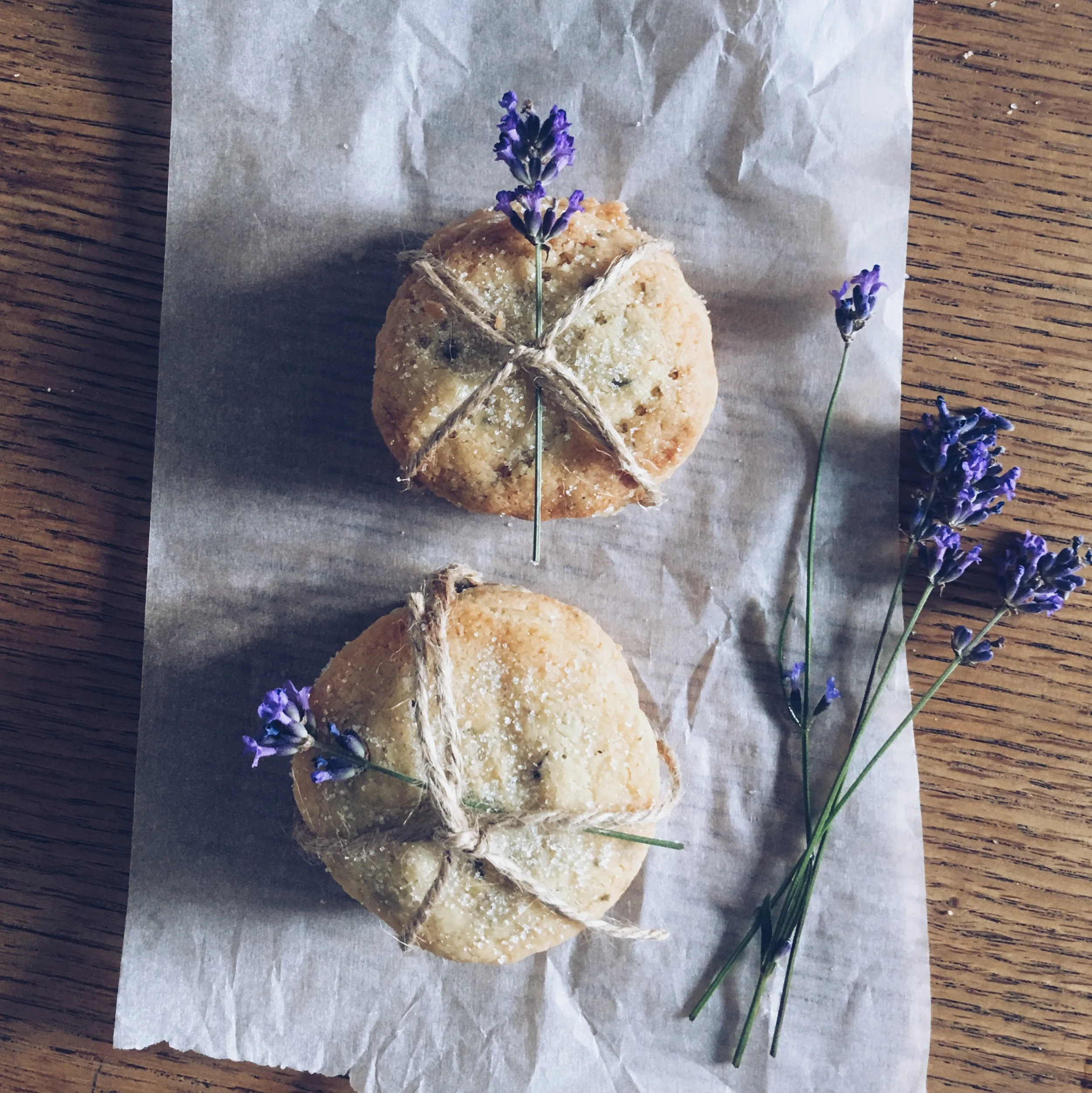 A lovely present- I wrapped four biscuits in twine and gave to my neighbours