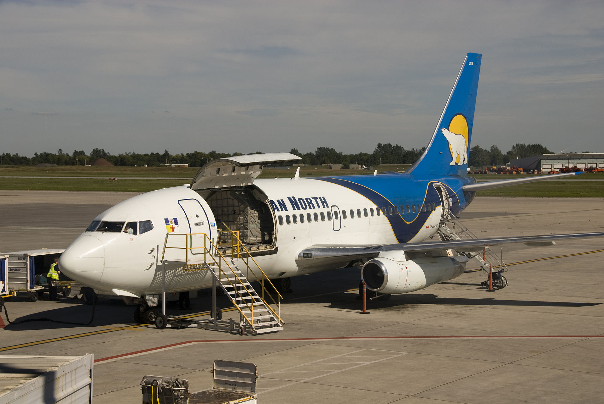 This is actually a 737-200C, but you get the idea. (photo credit: Alasdair McLellan )