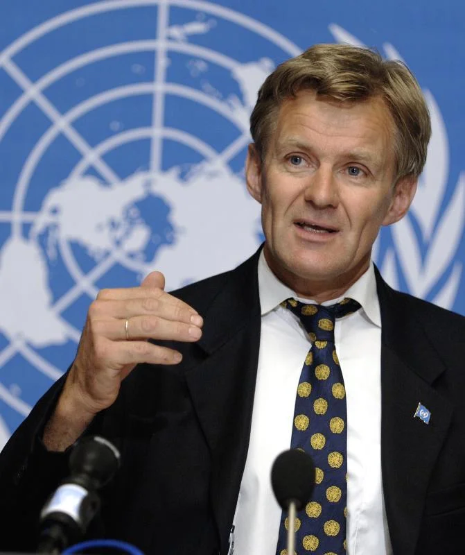 Jan Egeland speaking at the UN in Geneva in 2006. Photo: UN Photo/Jean-Marc Ferre.