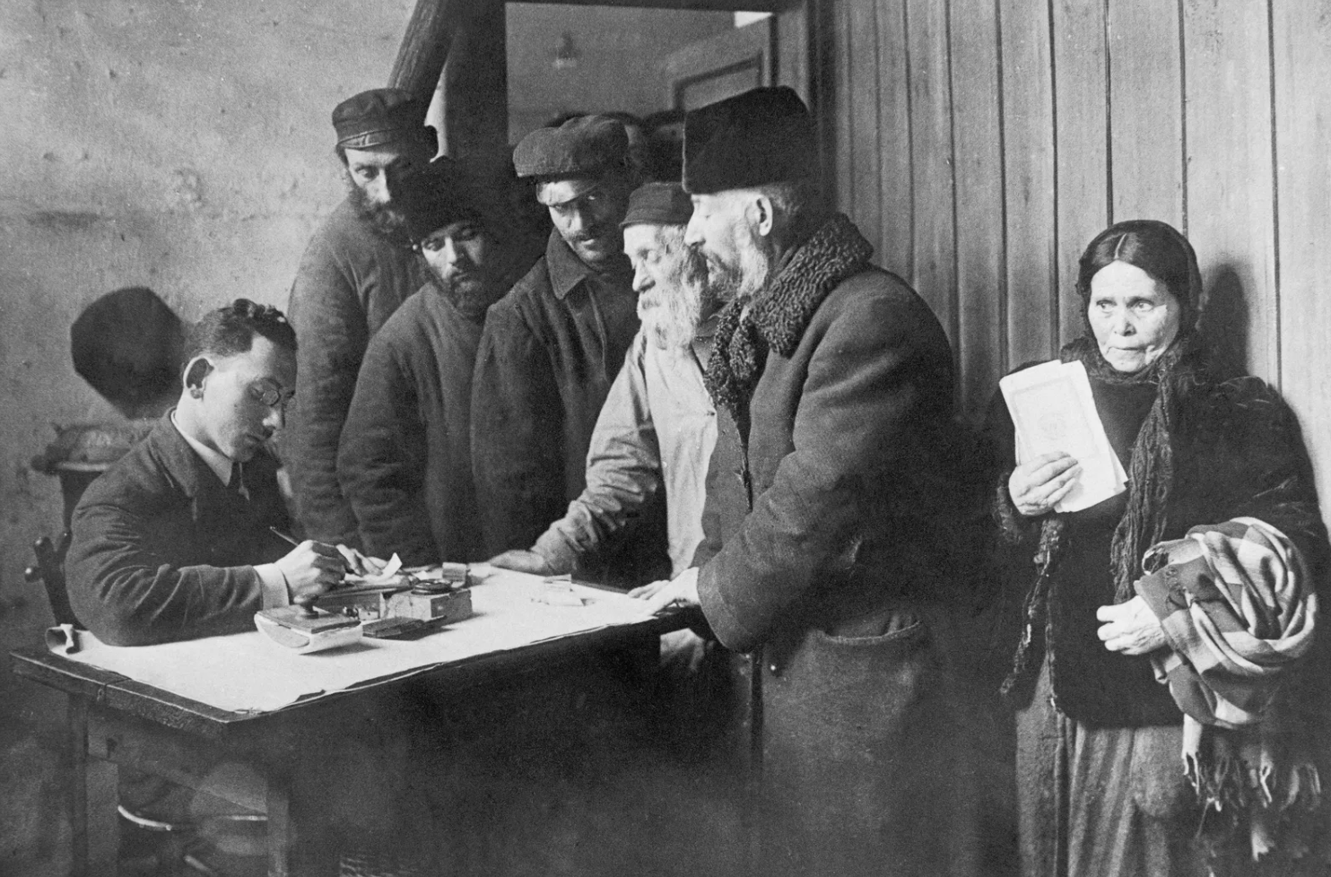 Information office of the Hebrew Immigrant Aid Society. Warsaw, 1921