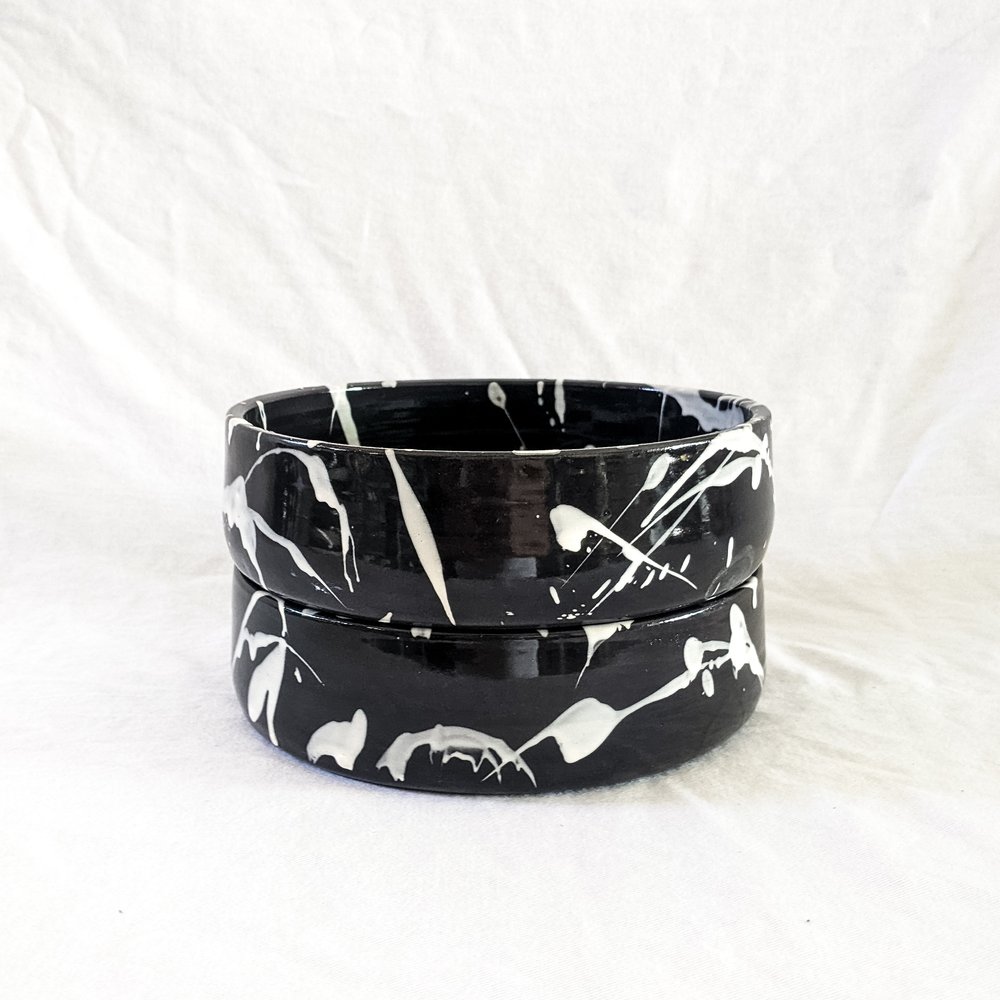 Ceramic dog bowl – black