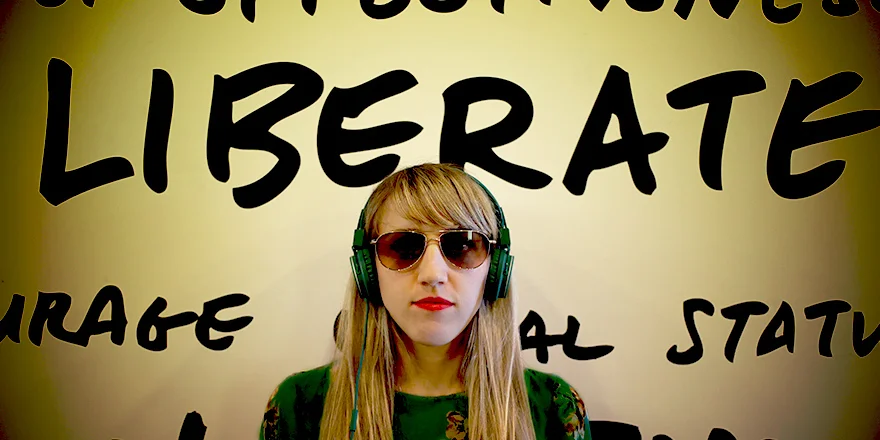 green headphones 04.jpg