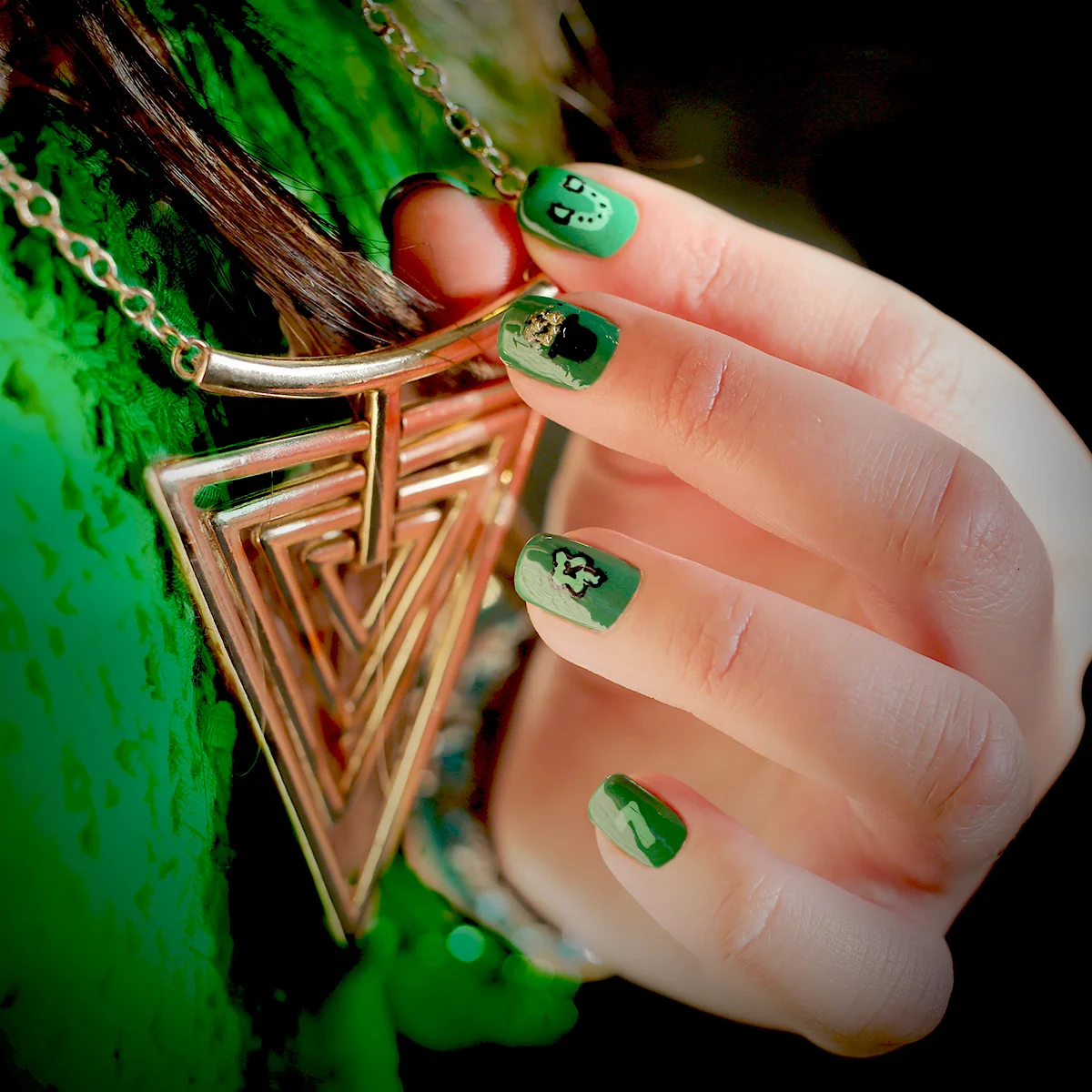 Green Lucky Charm 04.jpg