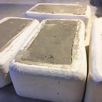 the mold smoothed with the original ready to remove