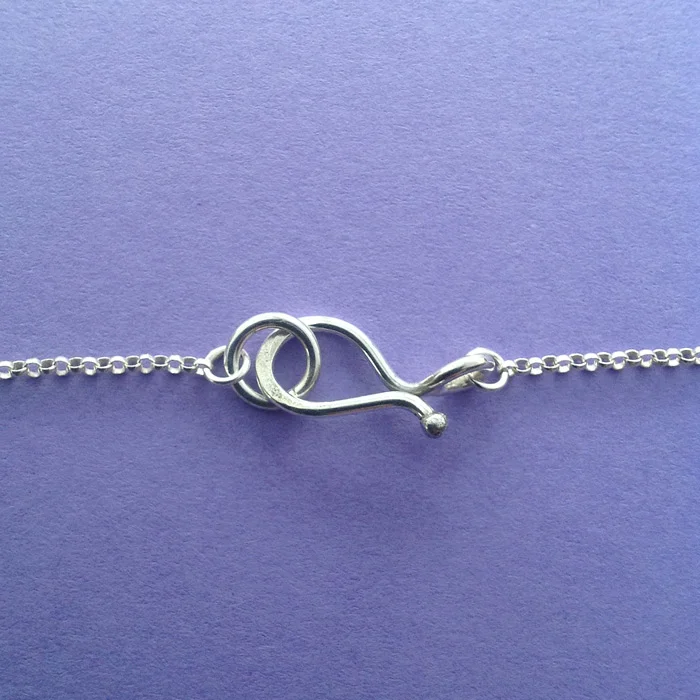 Chain_clasp_closure_small.jpg
