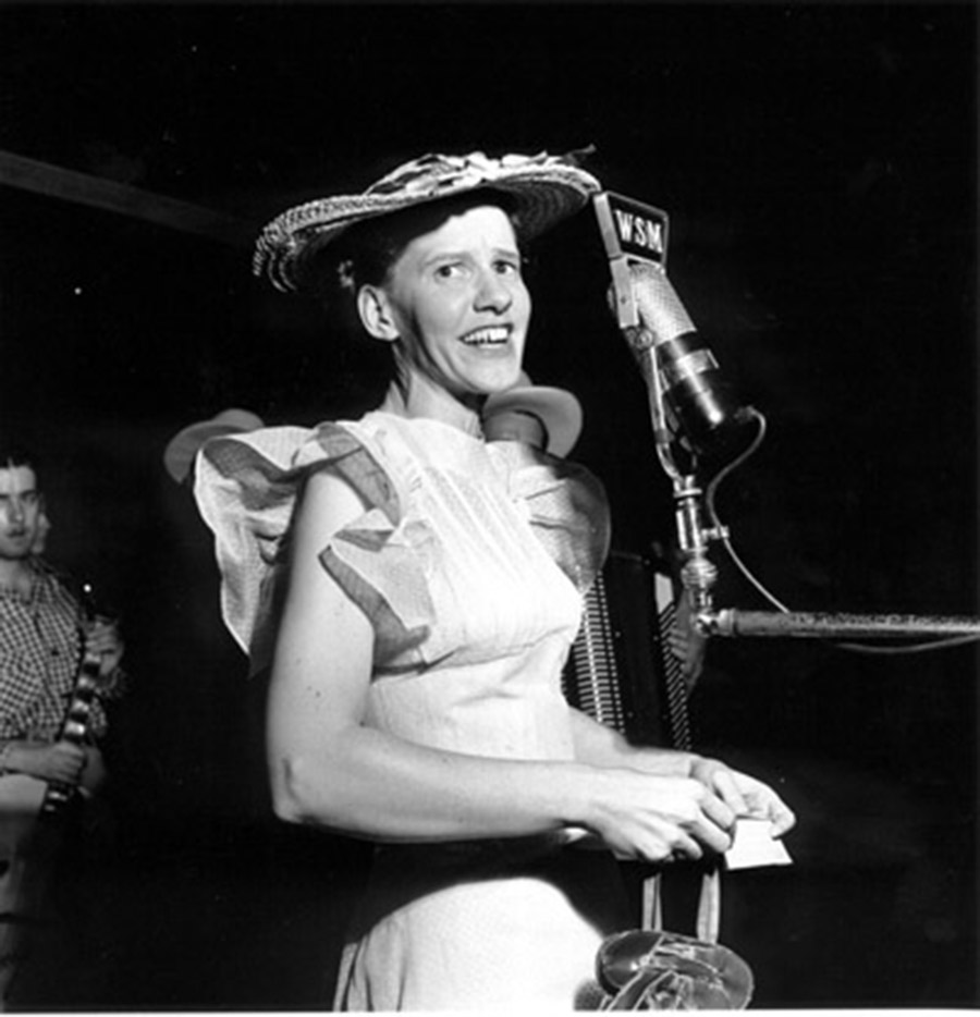 Minnie Pearl Off Guard, Opry Series 1946