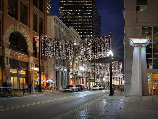5th Avenue of the Arts, location of the monthly Downtown Art Crawl. (Photo: Jerry Park)